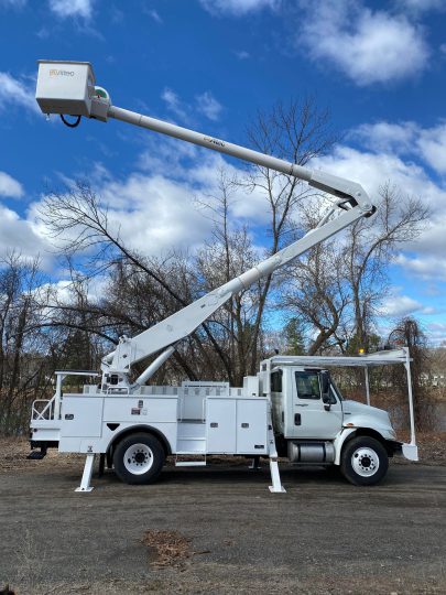 2009-International-4300-Altec-Material-Handler-Utility-Bucket-Truck