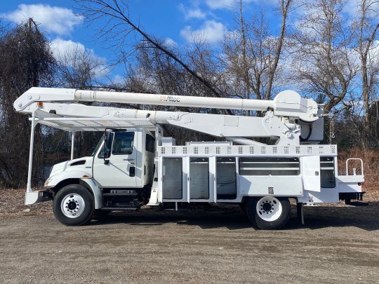 2009-International-4300-Altec-Material-Handler-Utility-Bucket-Truck