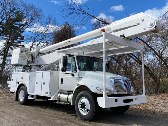 2009-International-4300-Altec-Material-Handler-Utility-Bucket-Truck