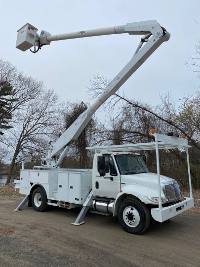 2009-International-4300-Altec-Material-Handler-Utility-Bucket-Truck