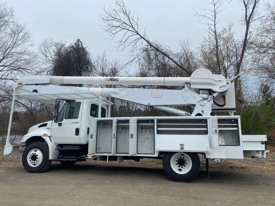 2009-International-4300-Altec-Material-Handler-Utility-Bucket-Truck