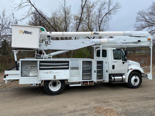 2009-International-4300-Altec-Material-Handler-Utility-Bucket-Truck