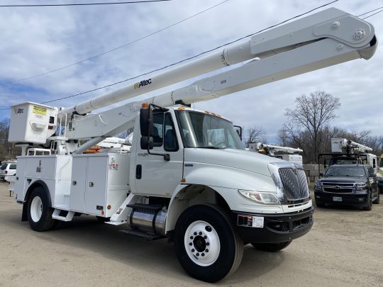 2009-International-4300-Altec-Material-Handler-Utility-Bucket-Truck