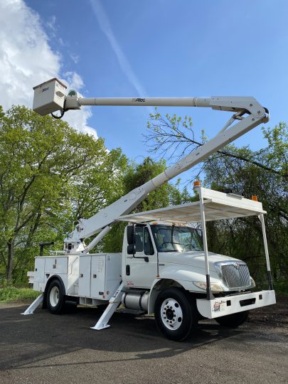 2009-International-4300-Altec-Material-Handler-Utility-Bucket-Truck