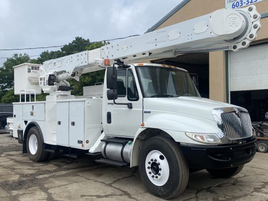 2009-International-4300-Altec-Material-Handler-Utility-Bucket-Truck