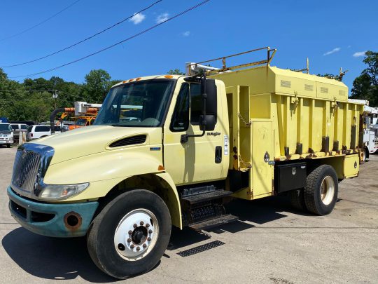 2008-International-4300-Under-CDL-Chipper-Dump-Truck