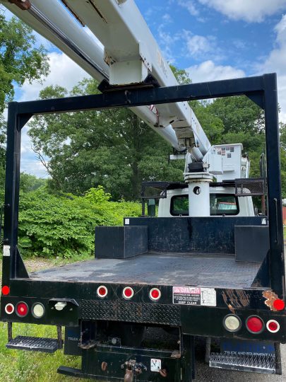 2005-International-4300-Altec-Flatbed-Rear-Mount-Bucket-Truck-Automatic-Pre-Emission