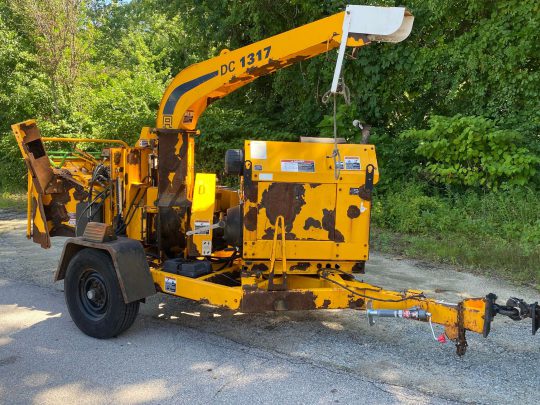 2011-Altec-DC1317-Wood-Chipper-Winch-Large-Capacity-Diesel-Chipper