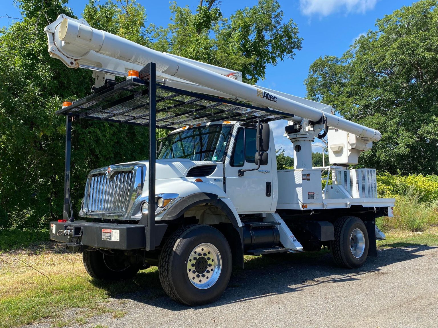 2011 International 7400 4x4 Altec Rear Mount Bucket Truck Platinum