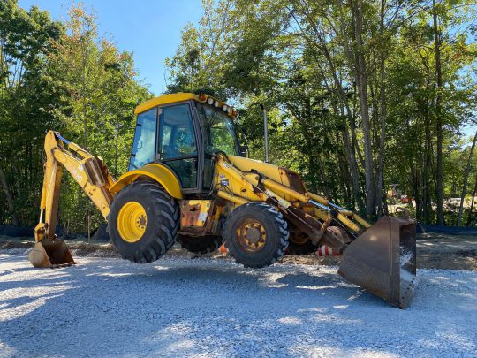 2003-New-Holland-110B-Enclosed-4x4-Backhoe-Front-Loader-Plow-Machine