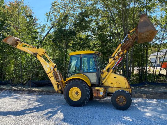 2003-New-Holland-110B-Enclosed-4x4-Backhoe-Front-Loader-Plow-Machine