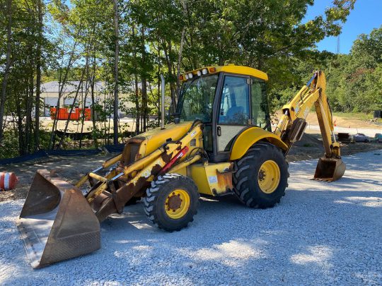 2003-New-Holland-110B-Enclosed-4x4-Backhoe-Front-Loader-Plow-Machine