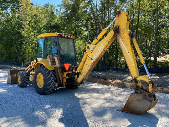 2003-New-Holland-110B-Enclosed-4x4-Backhoe-Front-Loader-Plow-Machine