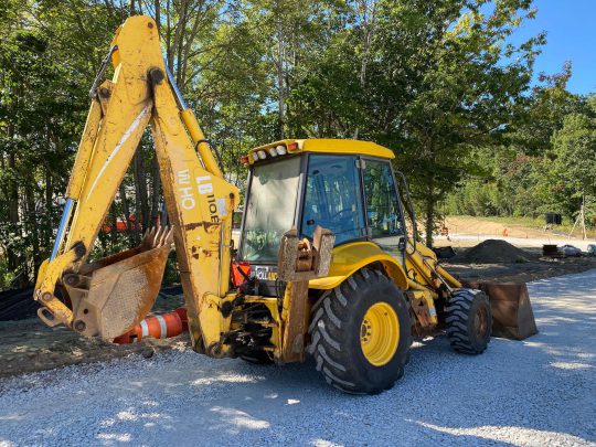 2003-New-Holland-110B-Enclosed-4x4-Backhoe-Front-Loader-Plow-Machine