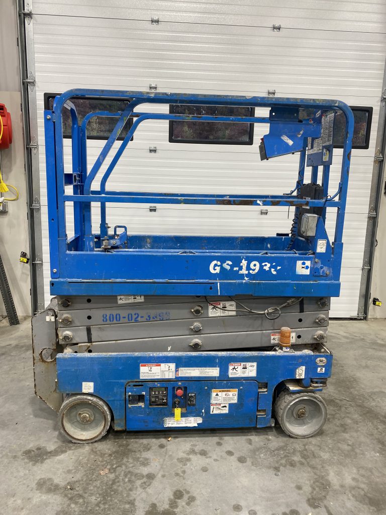 2014 Genie GS1930 Electric Scissor lift Platinum Truck and Equipment