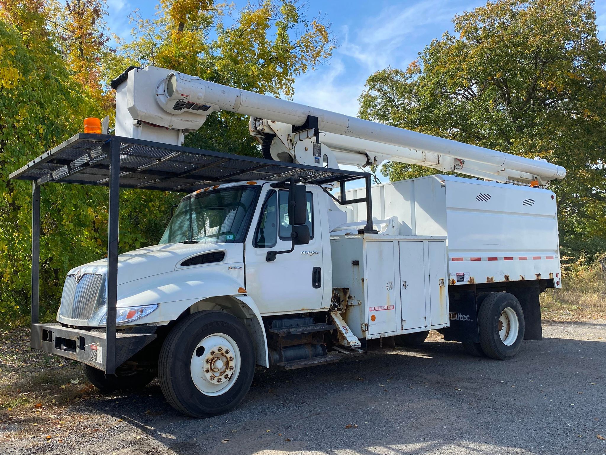 2009 International 4300 Altec Elevator Forestry Bucket Truck Platinum