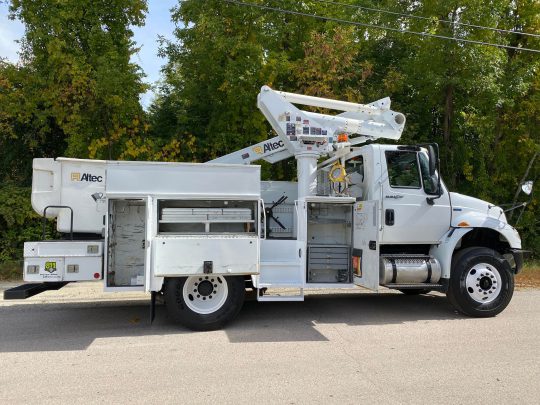 2014-International-4300-Altec-Utility-Bucket-Truck