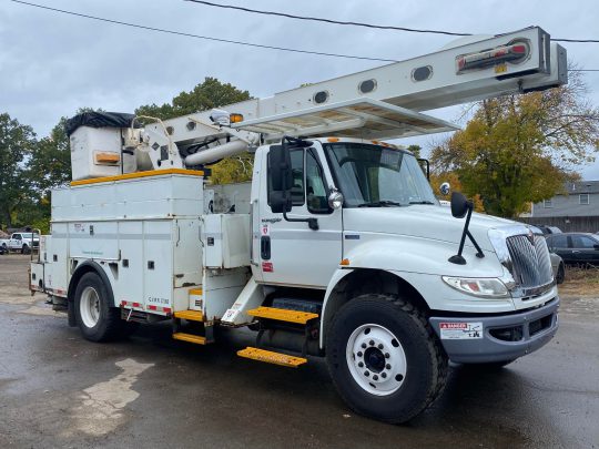 2013-International-4400-Versalift-Material-Handler-Utility-Bucket-Truck