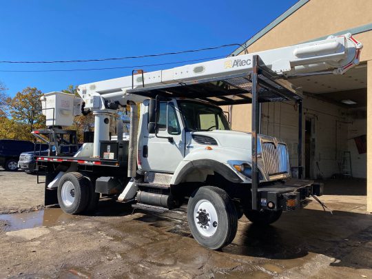 2011-International-7300-4x4-Altec-Rear-Mount-Bucket-Truck-Boom-Truck-Forestry-Truck