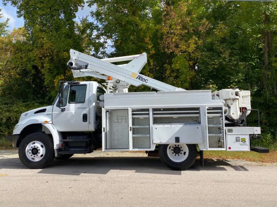 2014-International-4300-Altec-Utility-Bucket-Truck