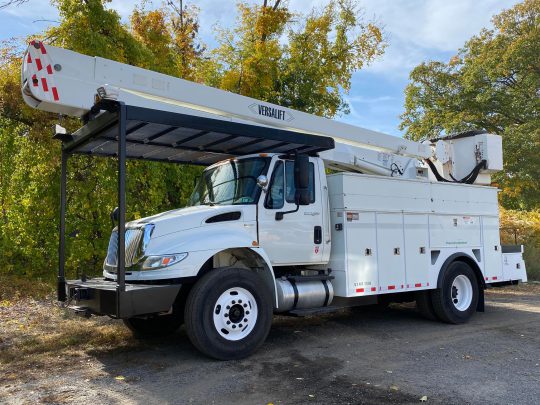 2012-international-4400-versalift-utility-bucket-truck