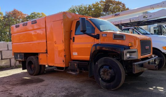 2009-GMC-C6500-Under-CDL-Chipper-Dump-Truck