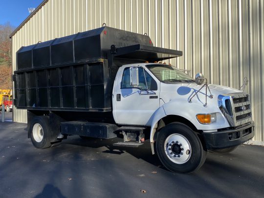 2011-Ford-F750-Under-CDL-Chipper-Dump-Truck