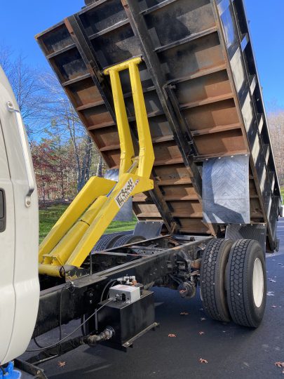 2011-Ford-F750-Under-CDL-Chipper-Dump-Truck