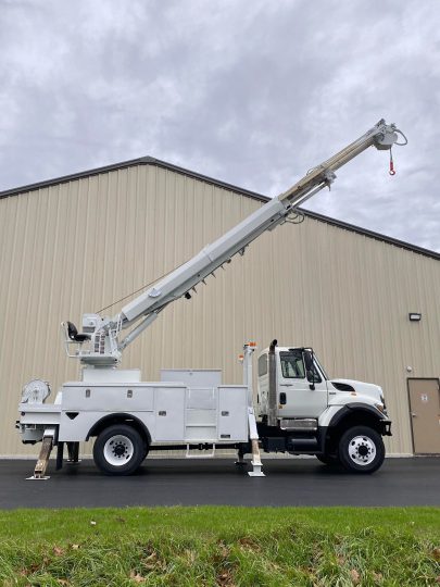 2008-International-7300-4x4-Altec-Digger-Derrick-Utility-Truck