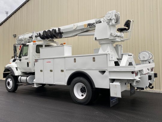 2008-International-7300-4x4-Altec-Digger-Derrick-Utility-Truck