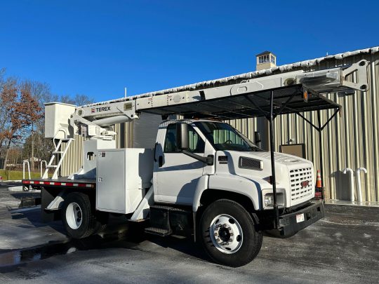 2007-GMC-C7500-Under-CDL-Rear-Mount-Forestry-Bucket-Truck