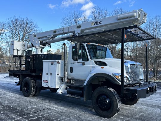 2011-international-7300-4x4-altec-elevator-forestry-bucket-truck