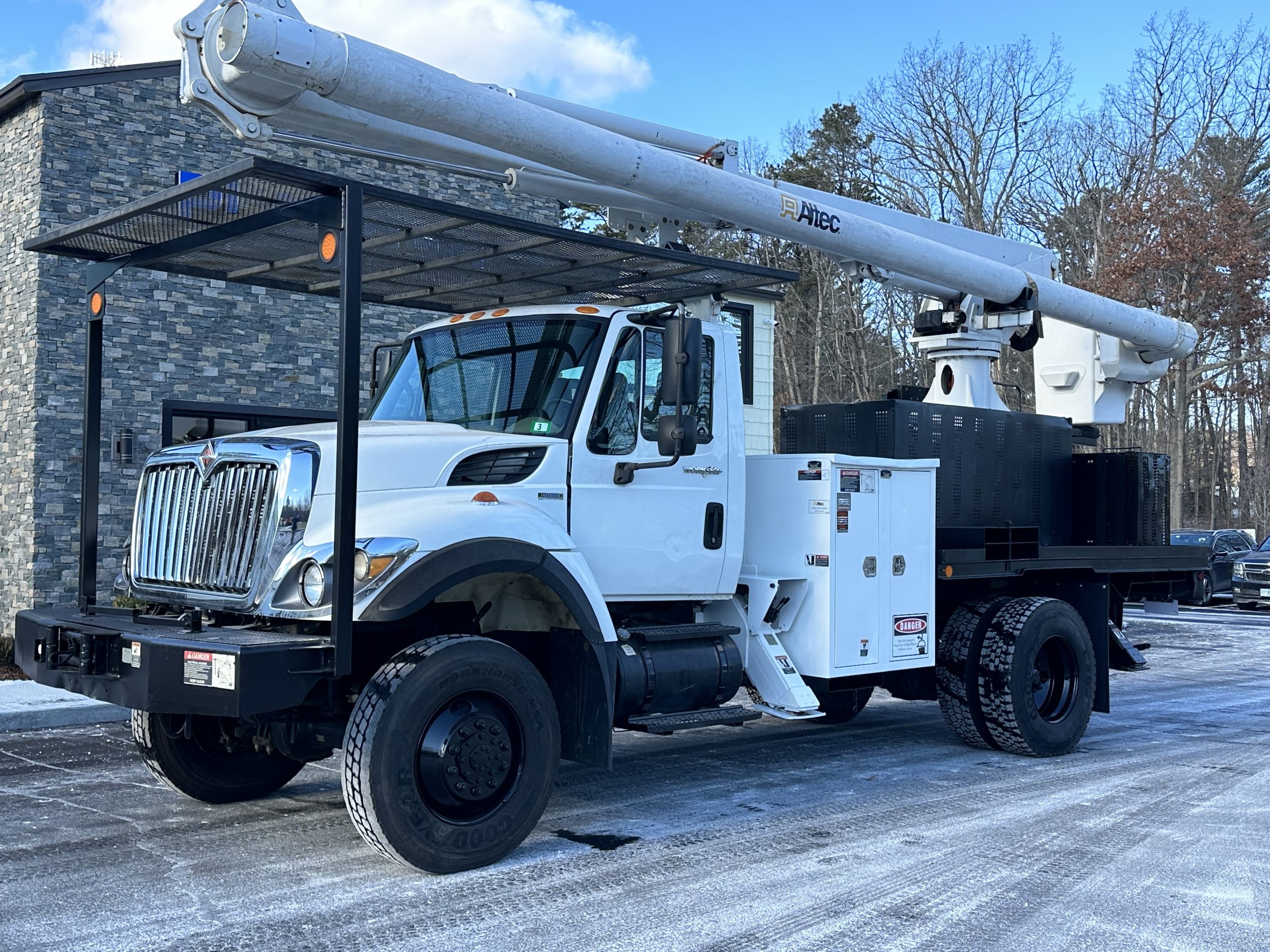 2011 International 7300 4x4 Altec Rear Mount Elevator Bucket Truck Platinum Truck and Equipment