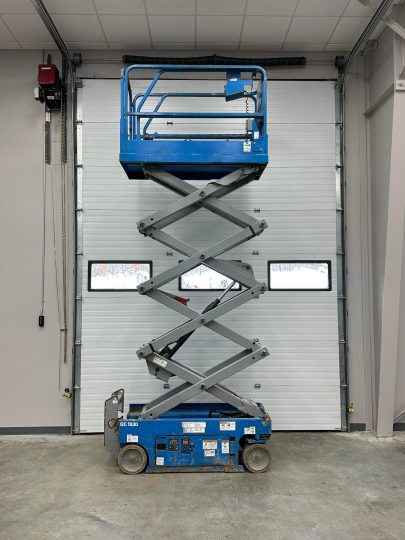 2016-Genie-G1930-Electric-Scissor-Lift-Construction-Man-Boom-Lift