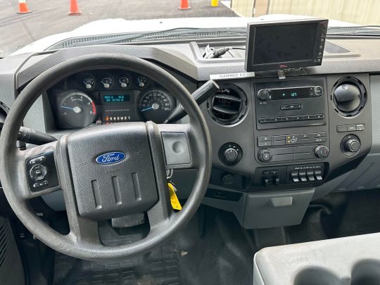 2015-Ford-F550-4x4-Mechanic-Utility-Service-Truck