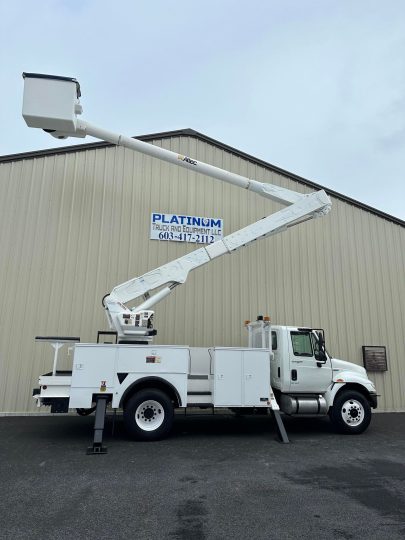 2009-International-4300-Altec-Material-Handler-Utility-Bucket-Truck