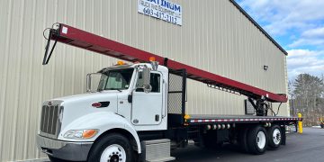 2011-Peterbilt-337-Conveyor-Premier-Roofing-Shingle-Roofers-Flatbed-Lift-Truck