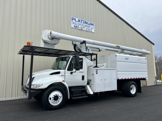 2009-international-4300-altec-elevator-forestry-bucket-boom-truck