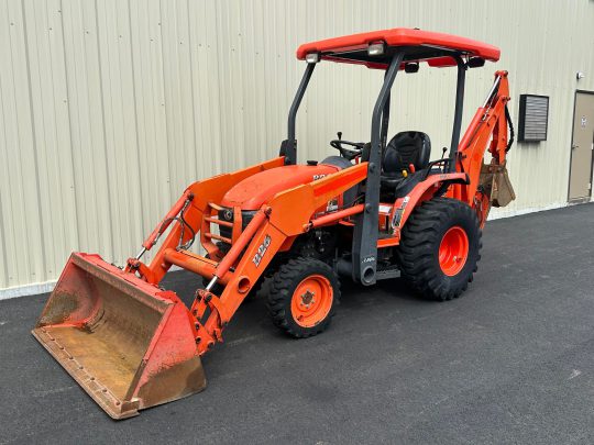 2013-Kubota-B26-Loader-Backhoe-Tractor-3-Point-Hitch-Mower-Tractor