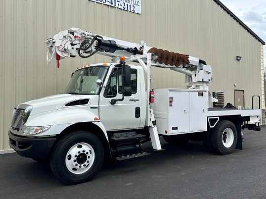 2009-International-4300-Altec-Digger-Derrick-Utility-Truck