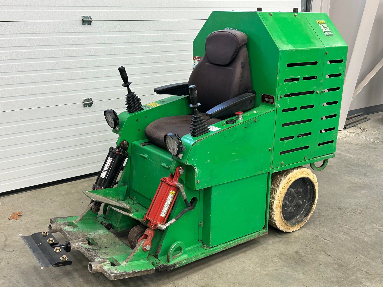 2017 Blastpro BRB3100EV Ride On Electric Floor Scraper Platinum Truck