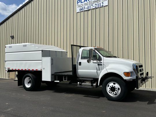 2008-Ford-F750-Chipper-Dump-Truck-Under-CDL-Flatbed-Deck-Truck