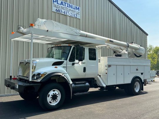 2009-International-7300-4x4-Altec-Material-Handler-Bucket-Truck