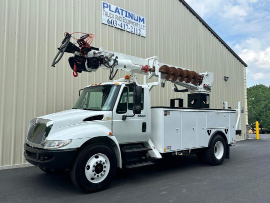 2011-International-4300-Terex-Utility-Digger-Derrick-Storm-Truck