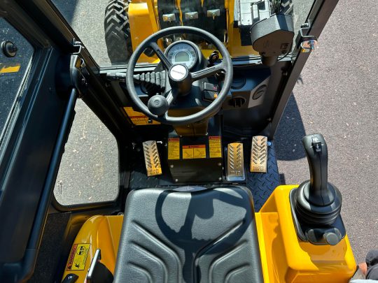 2023-Schäffer-2428-Enclosed-Cab-Utility-Mini-Wheel-Loaders