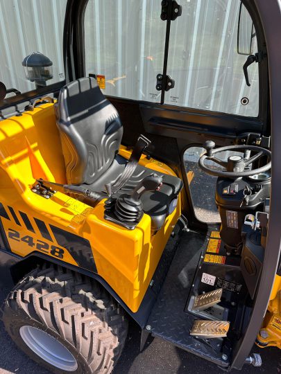 2023-Schäffer-2428-Enclosed-Cab-Utility-Mini-Wheel-Loaders