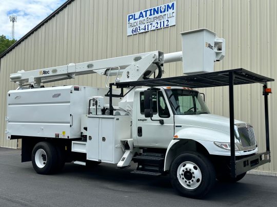 2011-International-4300-Altec-Elevator-Forestry-Bucket-Boom-Truck