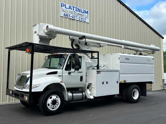 2011-International-4300-Altec-Elevator-Forestry-Bucket-Boom-Truck