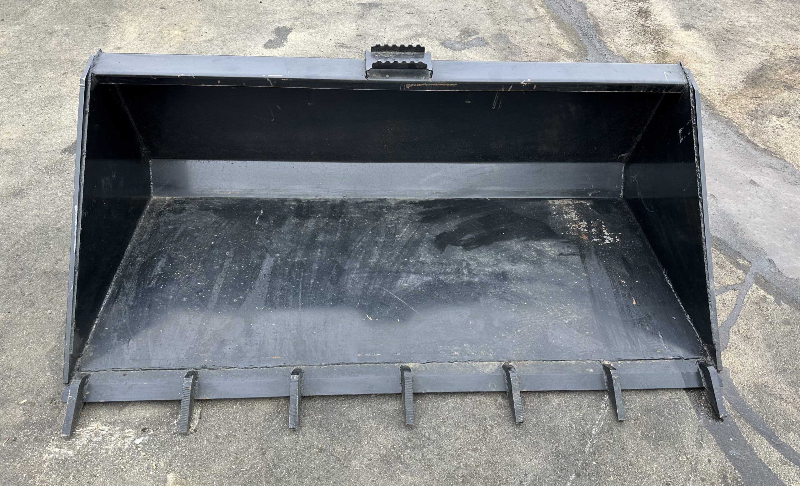 New-Unused-66"-Skid-Steer-Tooth-Bucket-Unbranded