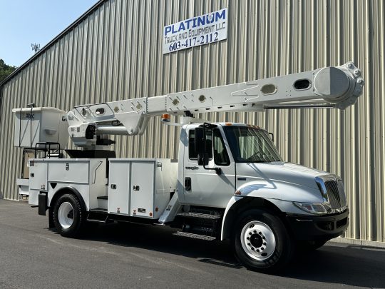 2011-International-4300-Altec-Material-Handler-Bucket-Truck